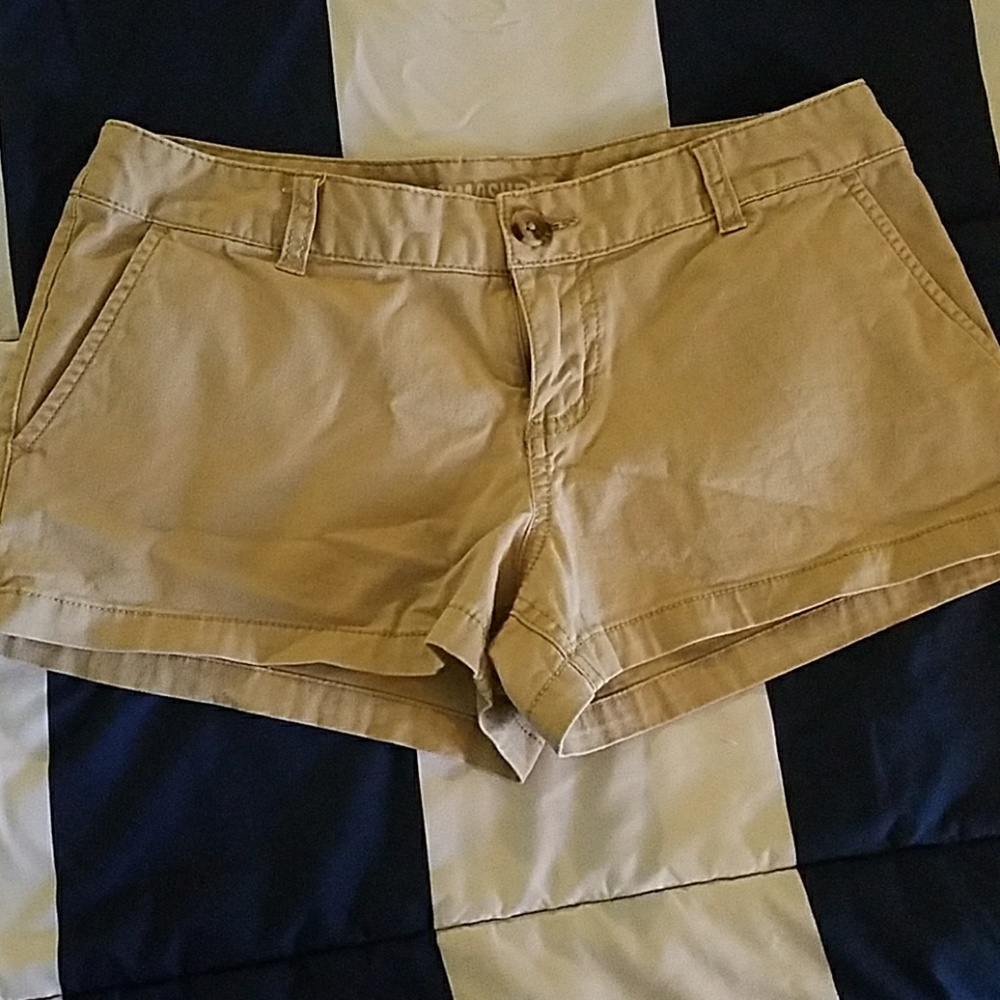 Shorts, tan size 7